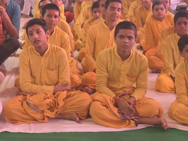 Young students at a Gita study session
