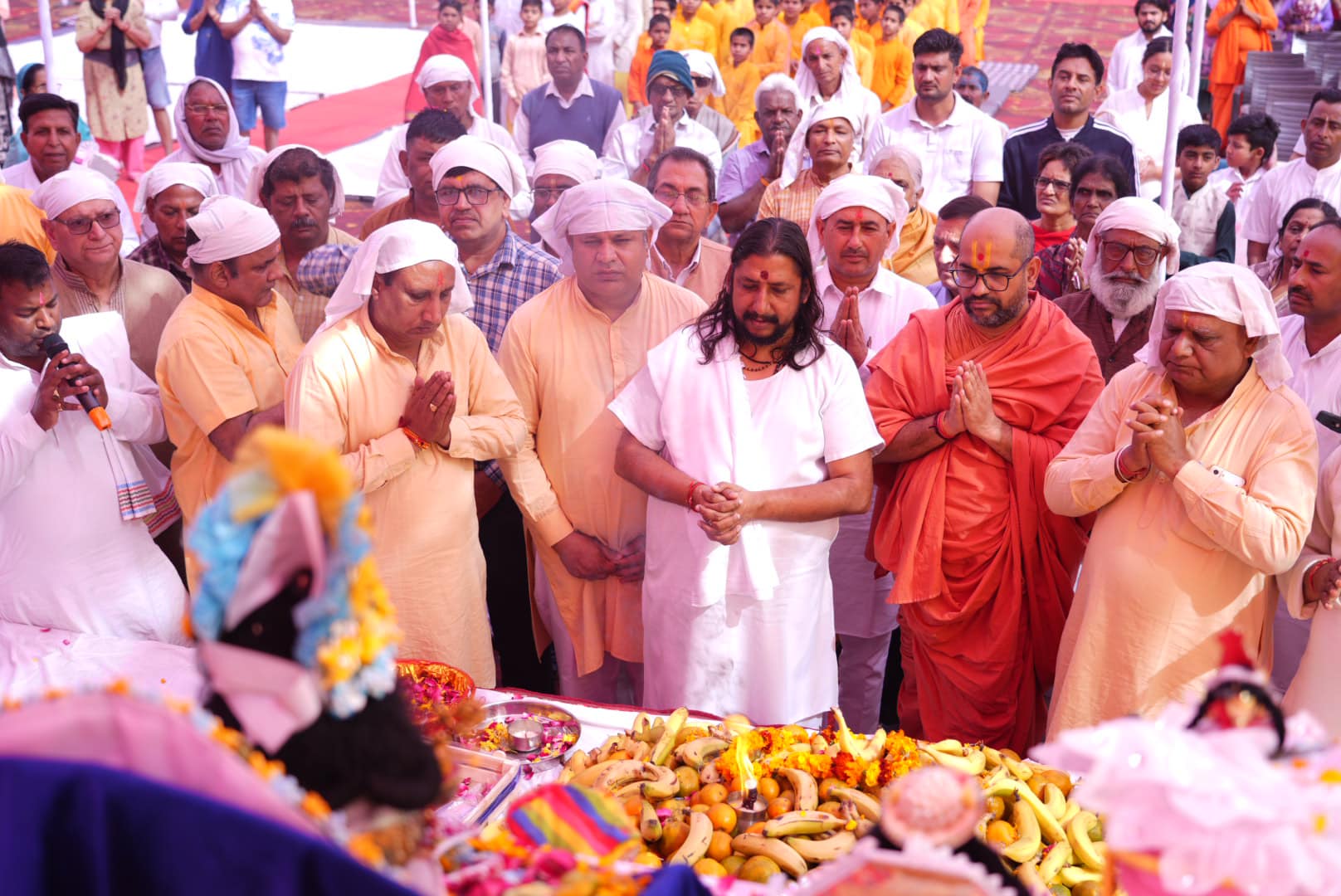 Enjoying Holi with Shri Shri Kripa Bihari ji at Geeta Gyan Sansthanam